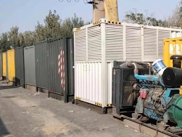 连平200KW柴油发电机机组每小时油耗是多少？